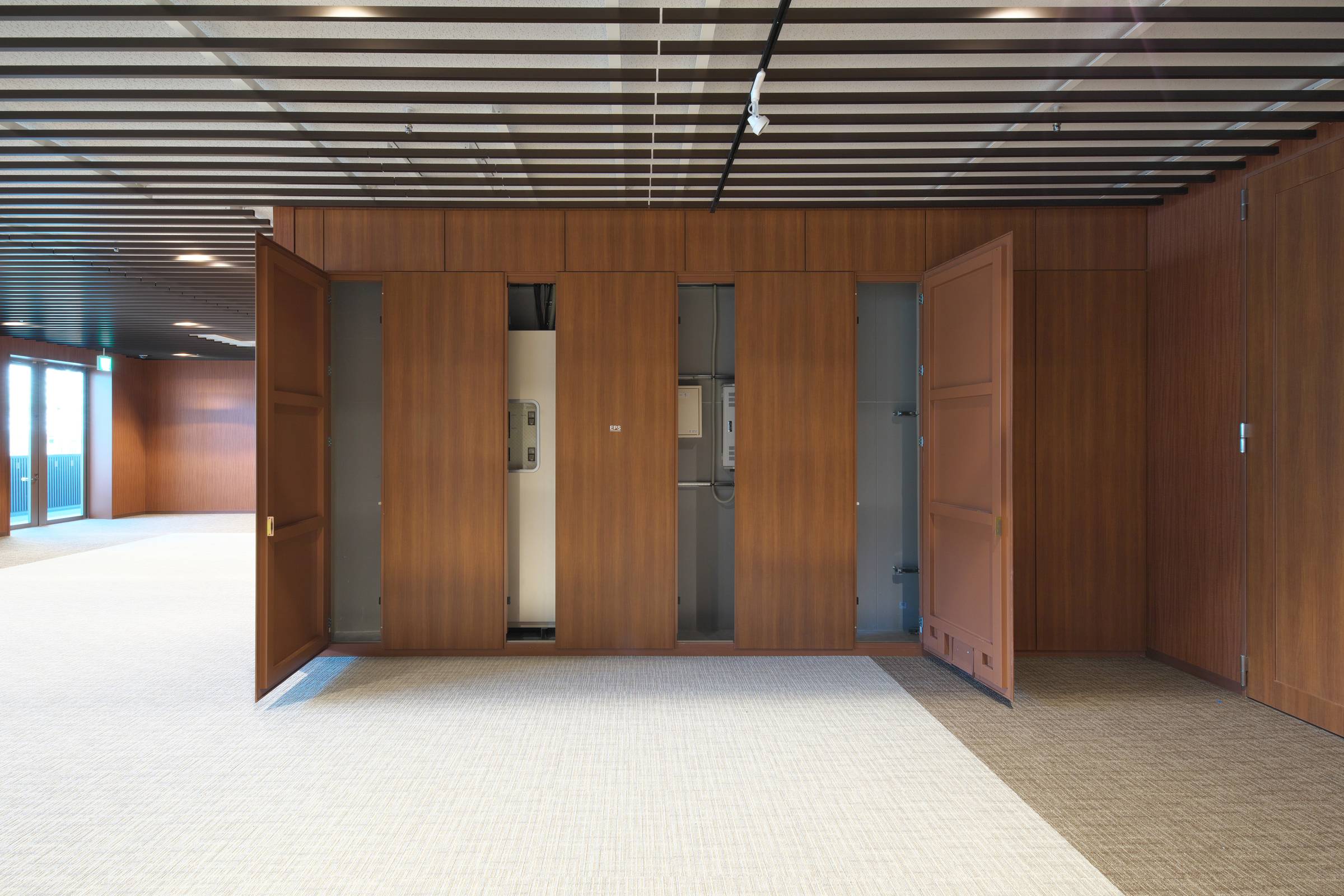 壁面化粧鋼板パネル　②